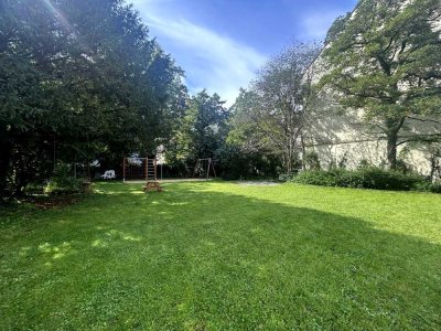 Sonnige Südwestwohnung vor großem Garten in bester Lage