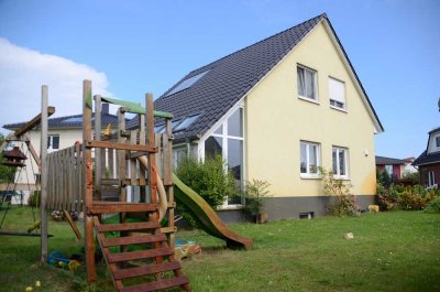 Freistehendes Einfamilienhaus mit Garten, Wintergarten und Sauna - ideal für die Familie!