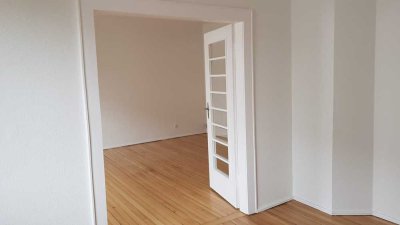 Helle und geräumige 3-Zimmer-Altbauwohnung in Saarbrücken St. Johann