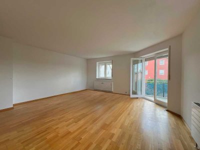 Helle große 1-Zimmer-Wohnung (für Kapital-Anleger) mit 2 Balkonen in gepflegter grüner Wohnanlage