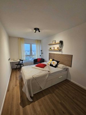 Möbelierte renovierte 1 Zimmer Wohnung mit Tiefgaragenstellplatz