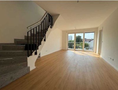 Erstbezug mit Balkon: Exklusive 3-Raum-Maisonette-Wohnung mit gehobener Innenausstattung in Hanau