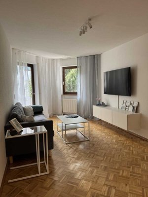 Frisch renovierte und löffelfertig möblierte 2-Zimmer-Wohnung mit Balkon und Stellplatz