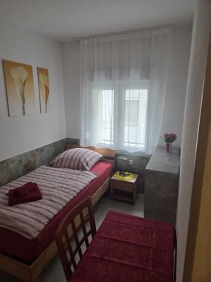 Möbliertes Single-Apartment Sindelfinger Zentrum
