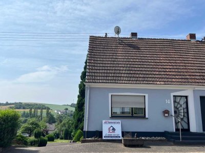 LEBACH : KLEINES Haus mit ANBAU - POTENTIAL und 1506 m² TRAUMGRUNDSTÜCK !