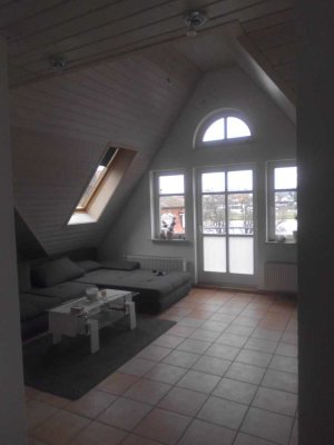 Attraktive 3-Zimmer-Dachgeschosswohnung mit gehobener Innenausstattung mit Balkon in Miltenberg