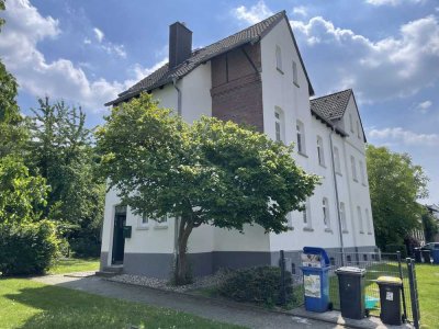 Stop! Praktische 2,5-Zimmer-Wohnung mit eigenem Garten*