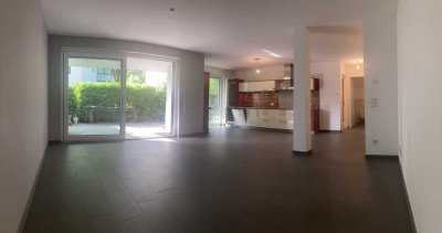 Moderne, barrierefreie Erdgeschosswohnung mit Terrasse, Garten & Tiefgaragen-Stellplatz
