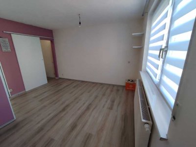 Helle 1,5 Zimmer Wohnung teilmöbeliert nähe Juxplatz in MZ-Gonsenheim 31,05 m² inkl.Strom.