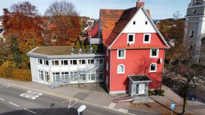 Ein Stück Stadtgeschichte: Wohnhaus mit Gewerbeeinheiten im Herzen von Lindenberg