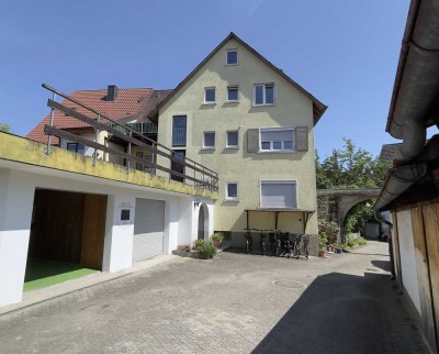 Attractive Rustikale 2 1/2 Zimmer Maisonettenwohnung mit Terrasse