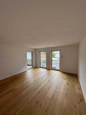 Gehobene Zwei-Zimmer-Wohnung (70 qm) mit EBK und TG-Stellplatz zu vermieten