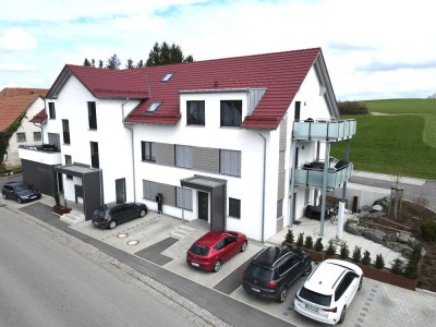 Moderne 2,5 - Zimmerwohnung mit Terrasse & Stellplatz