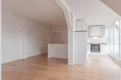 2-Zimmer-Maisonette mit Balkon & Dachterrasse in Adlershof