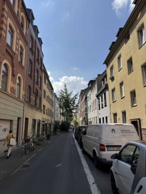 Attraktives Mehrfamilienhaus in Köln: Ihr renditestarkes Investment in der Körnerstraße