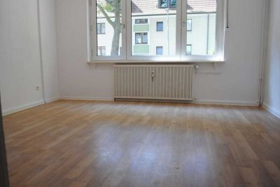 Modernisierte Whg. in ruhiger Lage 2 ZKDBd im EG 6 MFH