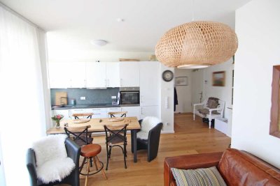 Elegante Komfort-Wohnung mit großer Terrasse, tollem Ambiente und Tiefgarage in Teltow!