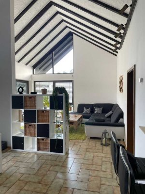 Ab 1. Nov provisionsfrei �017676779337 3 ZKB Dachwohnung Architektenstil lichtdurchflutet im Grünen