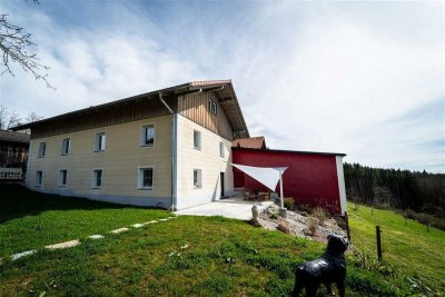 Wo Ruhe auf Natur trifft – charmantes Landhaus mit Pferdestall, Fischweiher und 3,6 Hektar