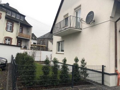 helle 3-Zi.-DG-Wohnung mit Südbalkon und Garage im Zentrum Mayens
