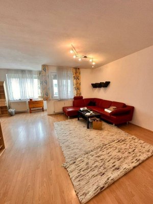 3- Zimmer Wohnung mit Tiefgaragenplatz in begehrter Lage