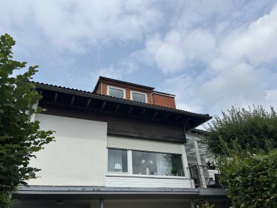 Schöne Dachgeschoss Wohnung mit einer super Aussicht zu vermieten!