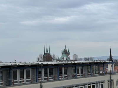 Ansprechende 3-Zimmer-Dachgeschosswohnung mit Balkon und Einbauküche in Erfurt