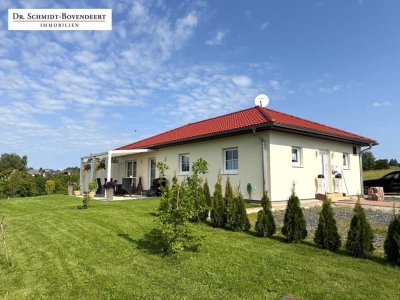 Bezugsfertiger FingerHaus-Bungalow, A+Niedrigenergie, BJ. 2023 mit zwei Sonnenterrassen und Garage!