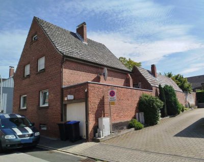 Freistehendes EFH Grevenbroich - Wevelinghoven mit 3 Garagen !