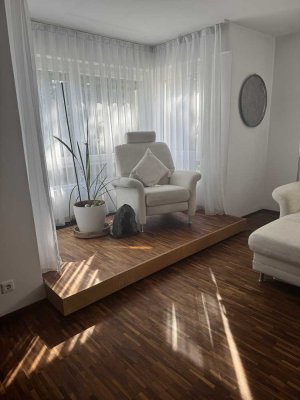Provisionsfreie 4-Zimmer-Wohnung mit gehobener Innenausstattung in S-Untertürkheim