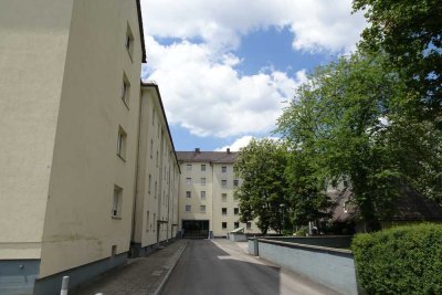 Hochparterre: App. mit Schlafzimmer und großer Wohnküche