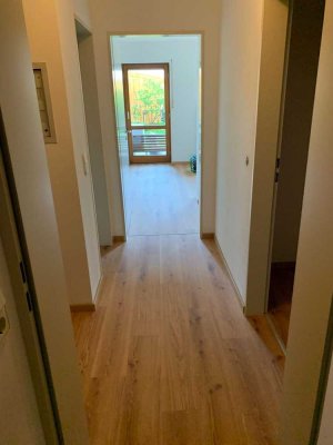 2-Zimmer-Wohnung mit großem Hobbyraum,  ca. 80 m², Garten und Terrasse Unterhaching