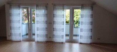 Schöne 3-Zimmer-Dachgeschosswohnung mit Balkon in Röllbach