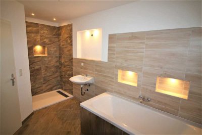 Moderne 4-Raum-Wohnung mit Terrasse & Stellplatz & eigenem Eingang