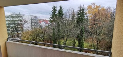 Sonnige 1-Zimmer-Wohnung mit Balkon und Einbauküche in Markt Schwaben