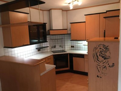 Eigentumswohnung 70 m² südseitig mit Loggia und Carport in einer Sackgasse.