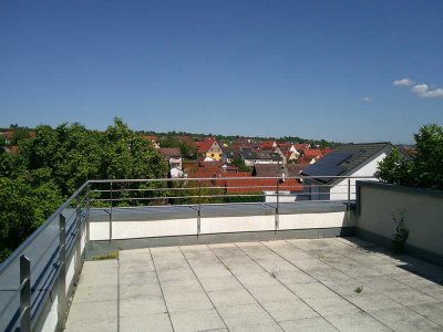 PROVISIONSFREI - Lichtdurchflutete Maisonette-Wohnung in ruhiger Lage mit Dachterrasse