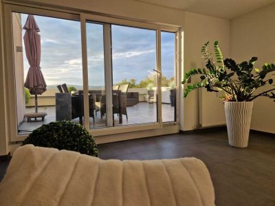 Traumhafte 3 Zi. Penthouse Whg., riesige Dachterrasse, Tiefgarage, luxuriöse EBK am Wald/Feldrand