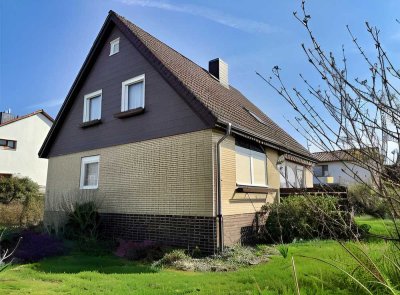 Verklinkertes 2-FH in Fertigbauweise mit Vollkeller auf tollem Grundstück in ruhiger Lage in Velber