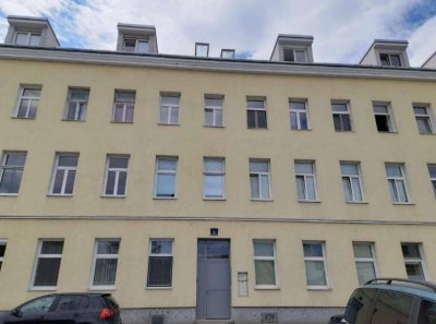 Renovierte 4-Zimmer Erdgeschosswohnung mit Terrasse und Garten in Wien.Bitte keine Makler anrufe!