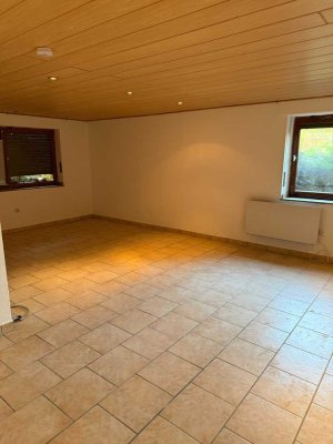 Ruhiges Apartment im Souterrain mit Gartenblick