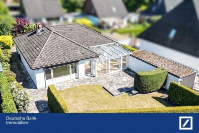 Ruhig gelegener Bungalow mit 4 bis 5 Zimmern und großem Wintergarten in Henstedt-Ulzburg