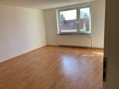 sonniger Balkon, renovierte 1Zi Whg, Küche , Bad.  , Besichtigung Sonntag,19.10. um 14.00Uhr