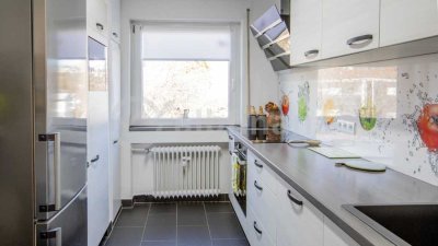 Bezugsfertig & modern: 3-Zimmer-Wohnung mit neuem Bad, Einbauküche, Balkon & Stellplatz