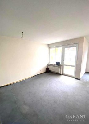 * Sofort freie 3 Zimmer-Wohnung mit Balkon, TG-Stellplatz und Keller *