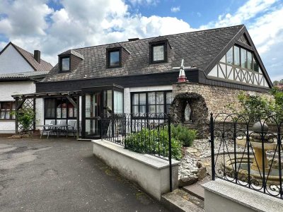 Einfamilienhaus Würzburg/Versbach, 5-Zimmer, mit tollem Garten, aktuell in Sanierung