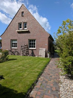 Günstiges, modernisiertes 5-Raum-Einfamilienhaus mit EBK in Zetel
