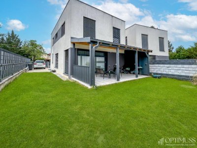 EXKLUSIVES ,MODERNES WOHNEN IM 4 ZIMMER REIHENHAUS IN STRASSHOF AN DER NORDBAHN !!!