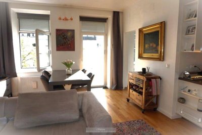 **TOP ZUSTAND ** 3 ZIMMERWOHNUNG MIT BALKON UND MODERNER LUXUSAUSSTATTUNG