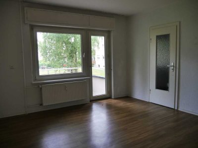 ﻿Schöne 2-Zimmer-Wohnung mit Tageslichtbad und Balkon in Hanau-Großauheim zu vermieten